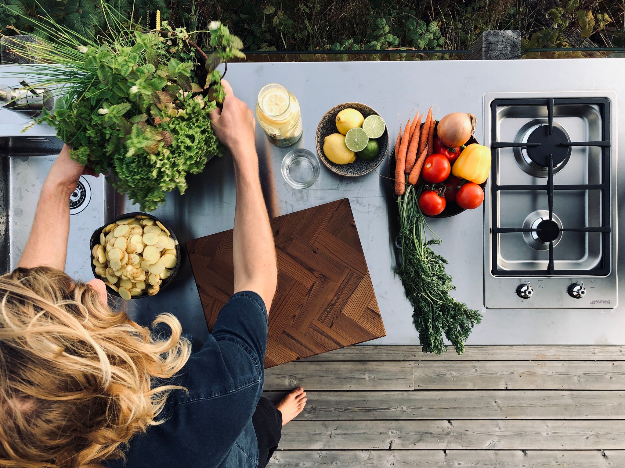 outdoor kitchen image from above